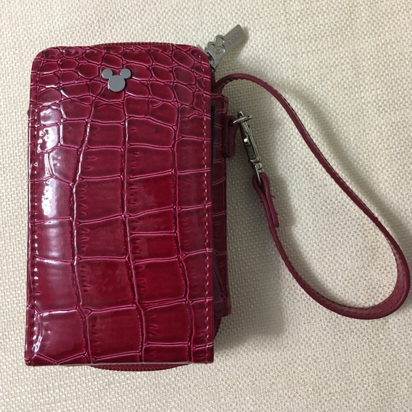 💐Disney D-Tech Compact Phone Wristlet Wallet Faux Croc Leather Red - Picture 1 of 8